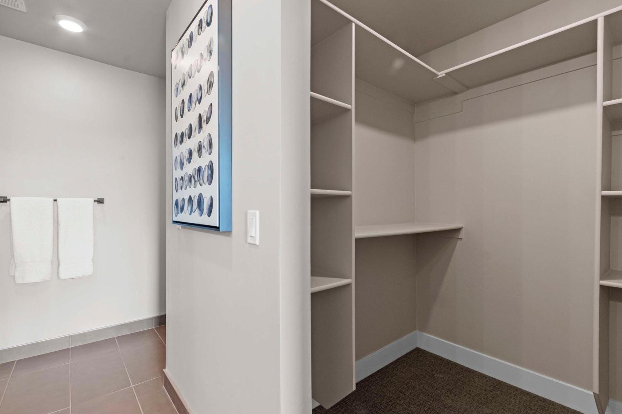 One-Bedroom Suite - 1 King, Sofa Sleeper