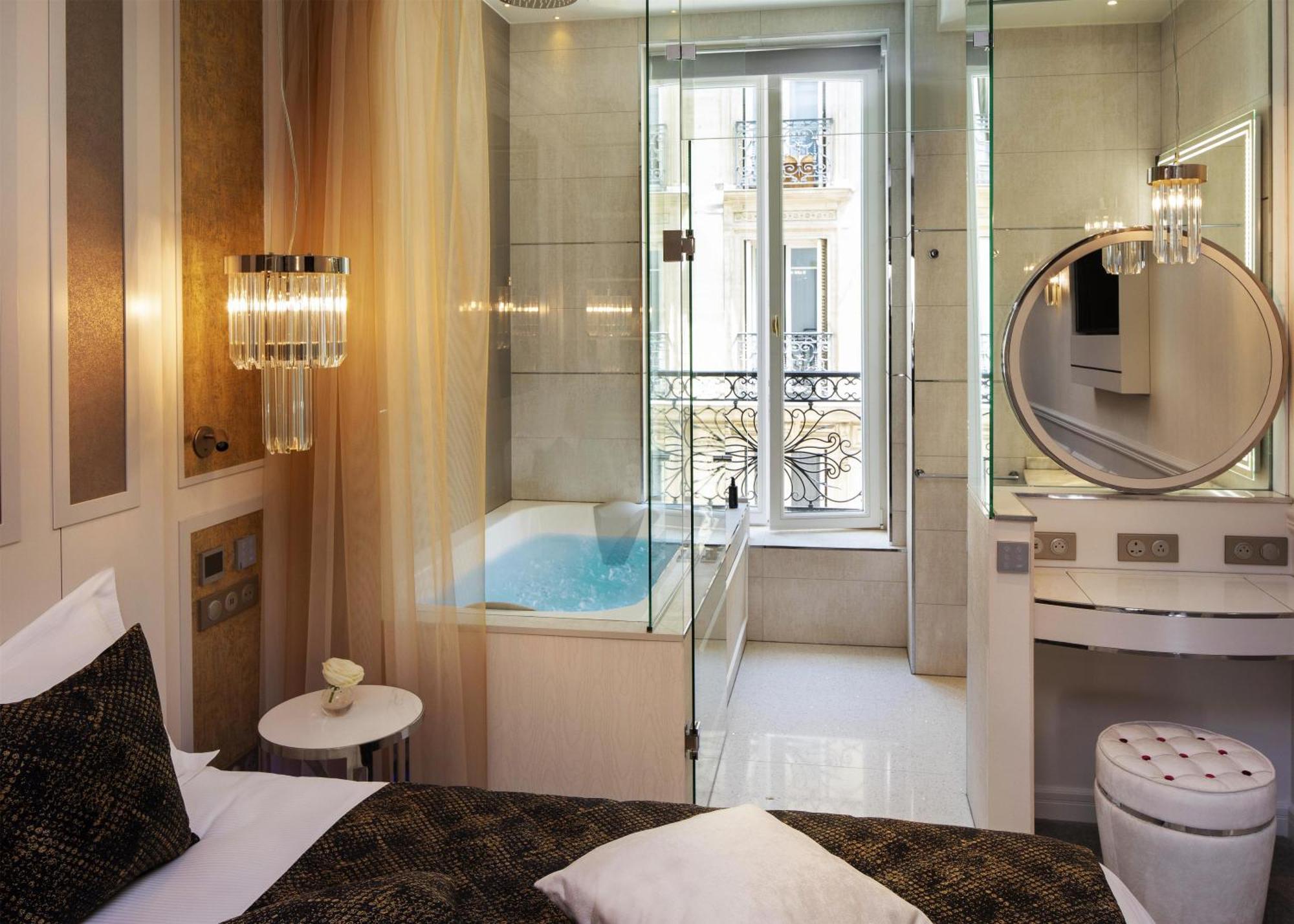 Classic Room Elegant Jacuzzi
