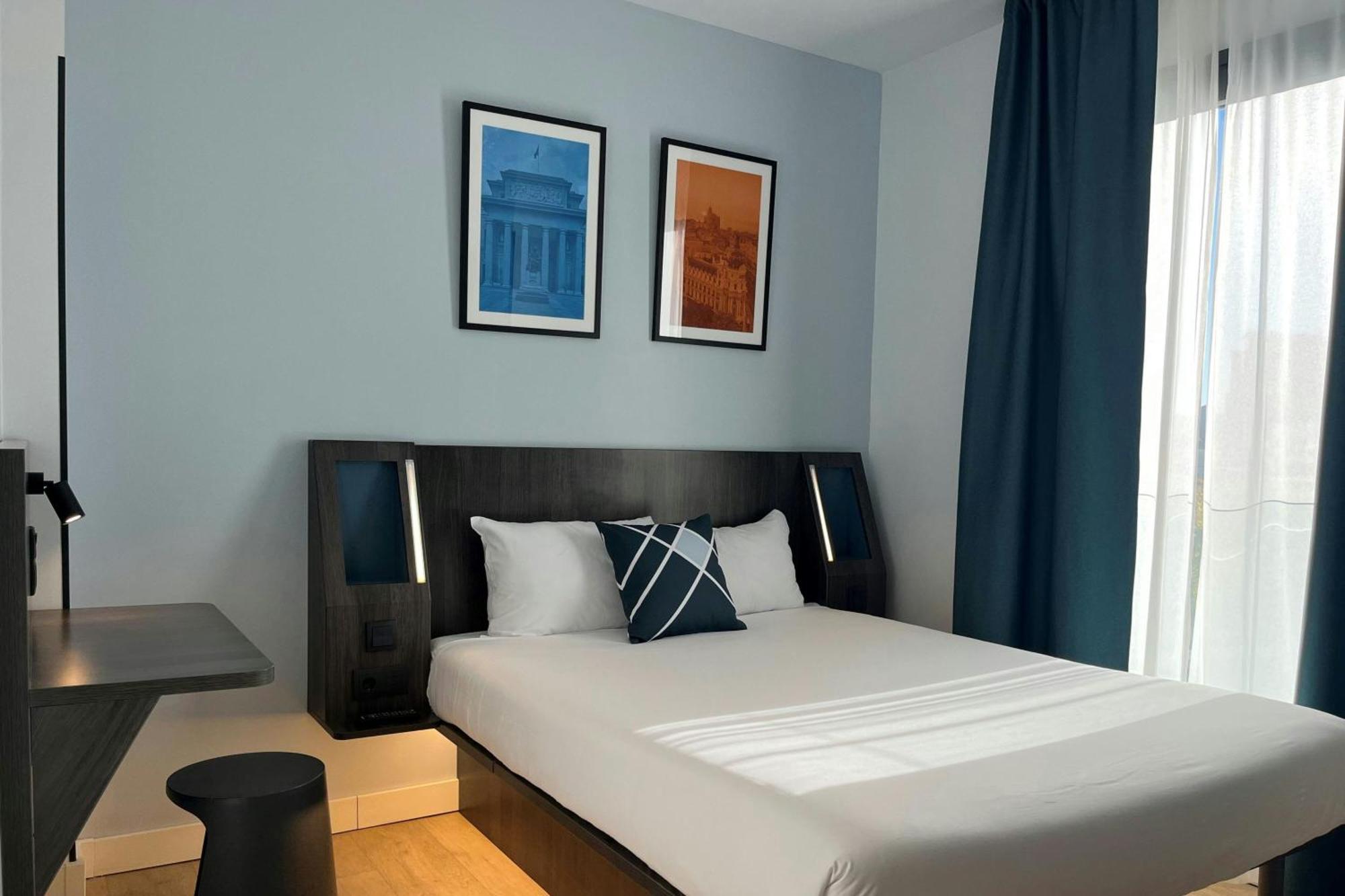 Standard Double Room One Queen Bed