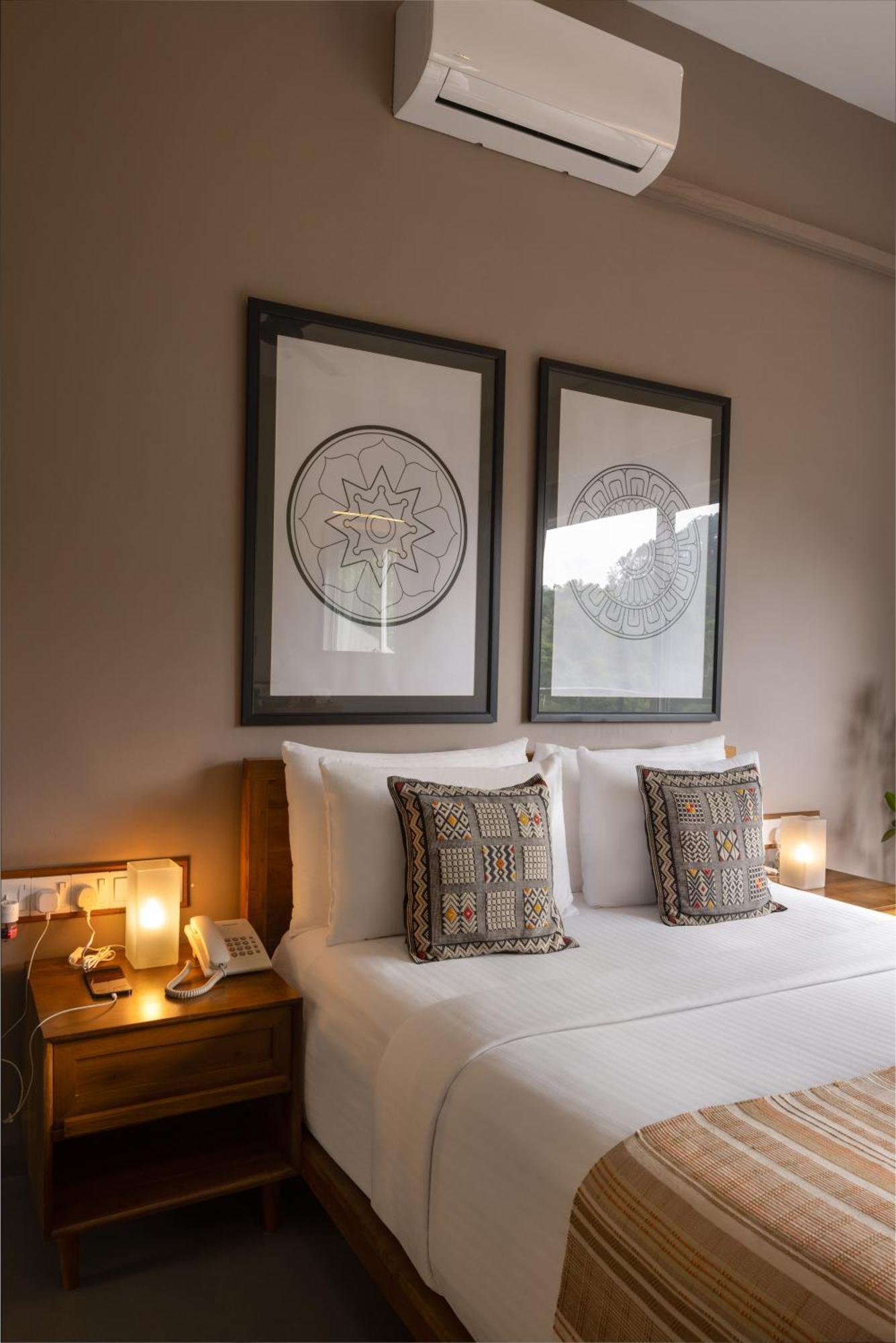 Standard Queen Room