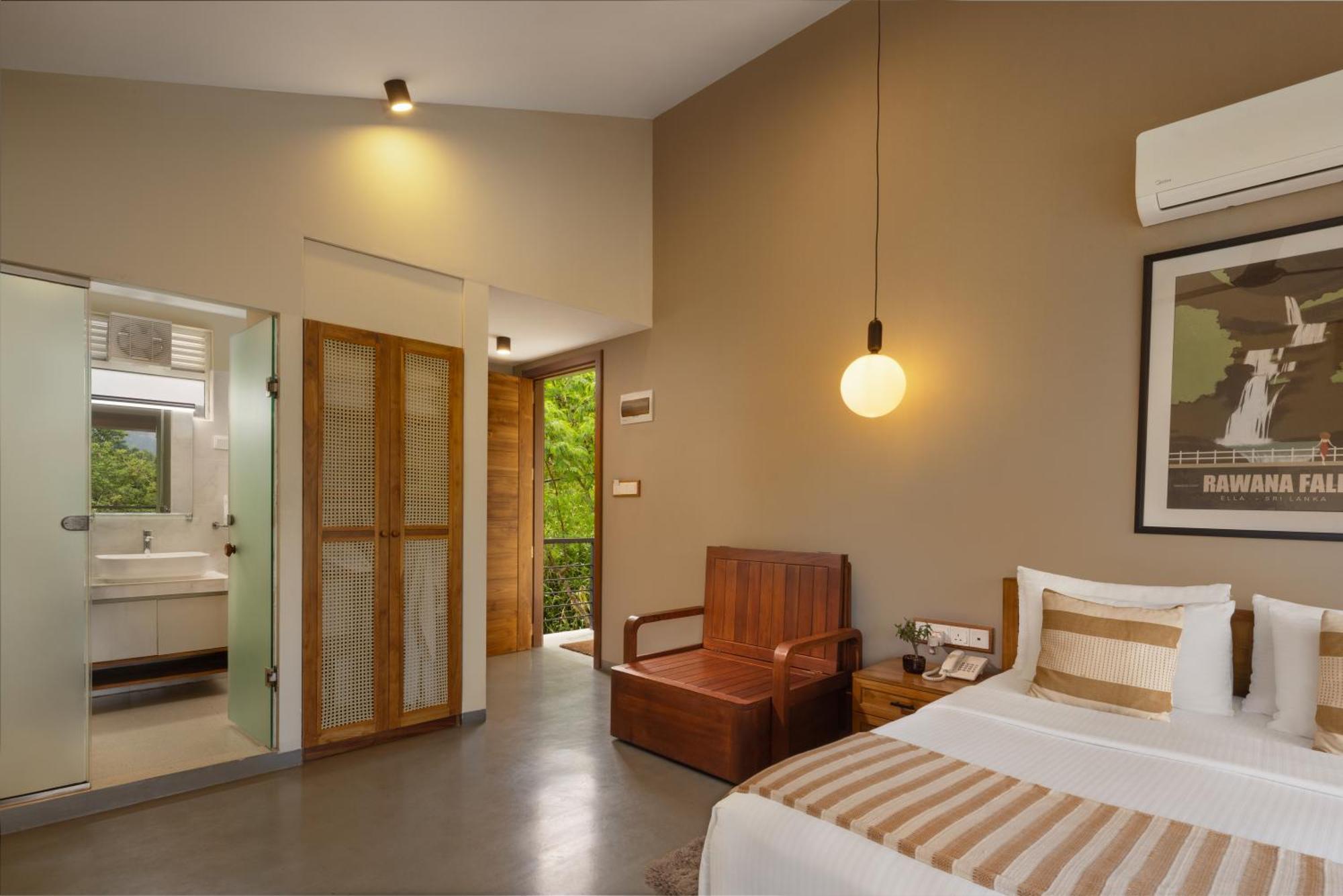 Deluxe Queen Room