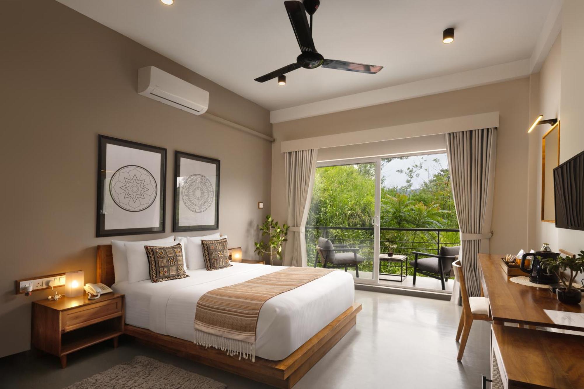 Standard Queen Room