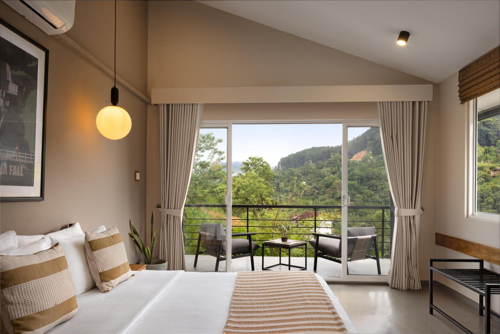 Deluxe Queen Room