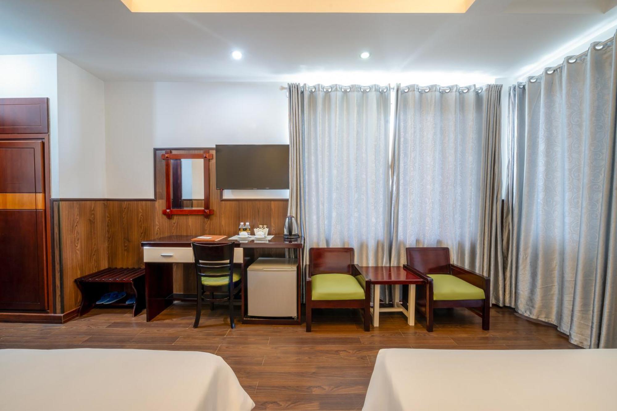 Superior Triple Room Window