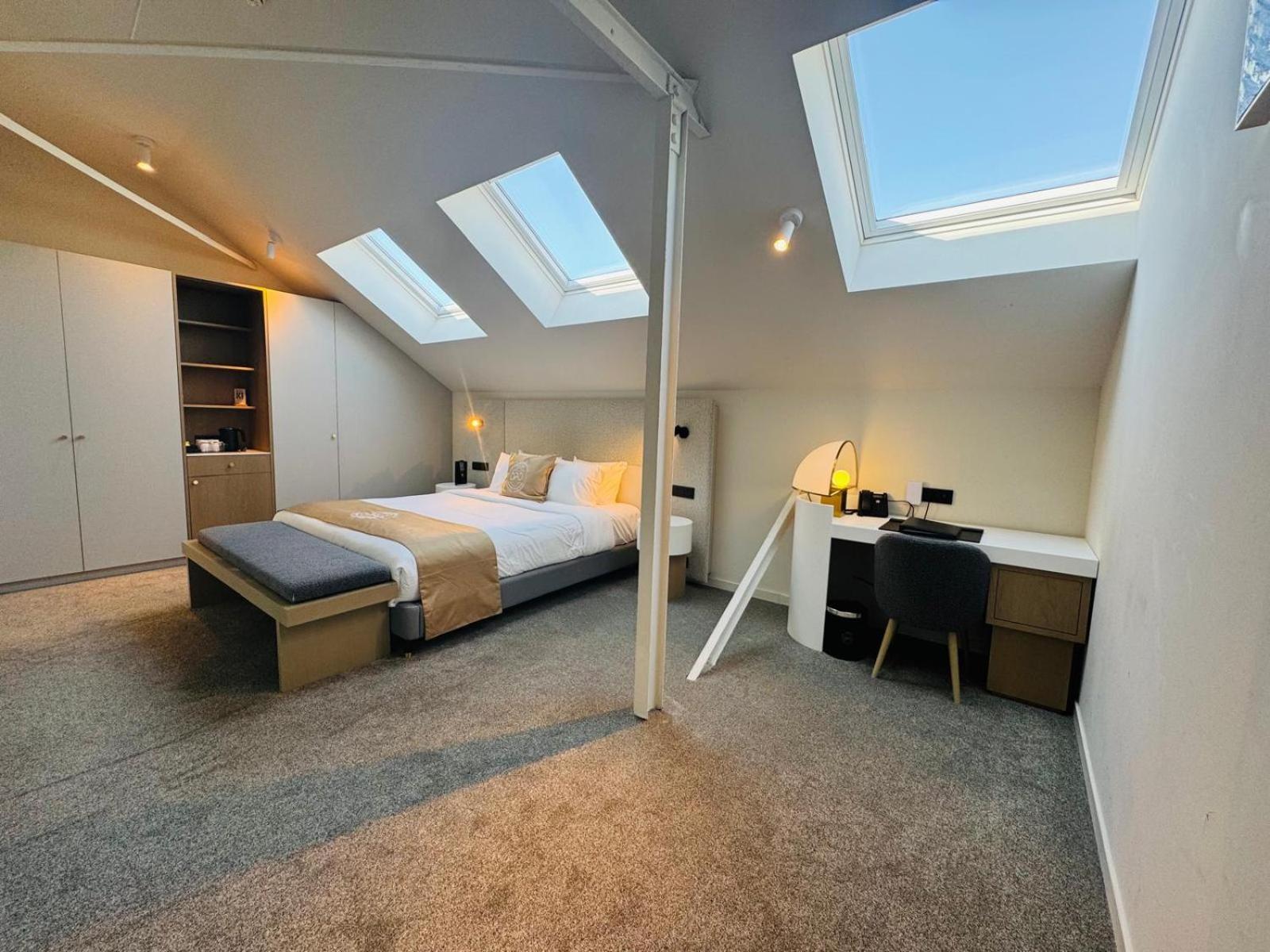 Standard King Room