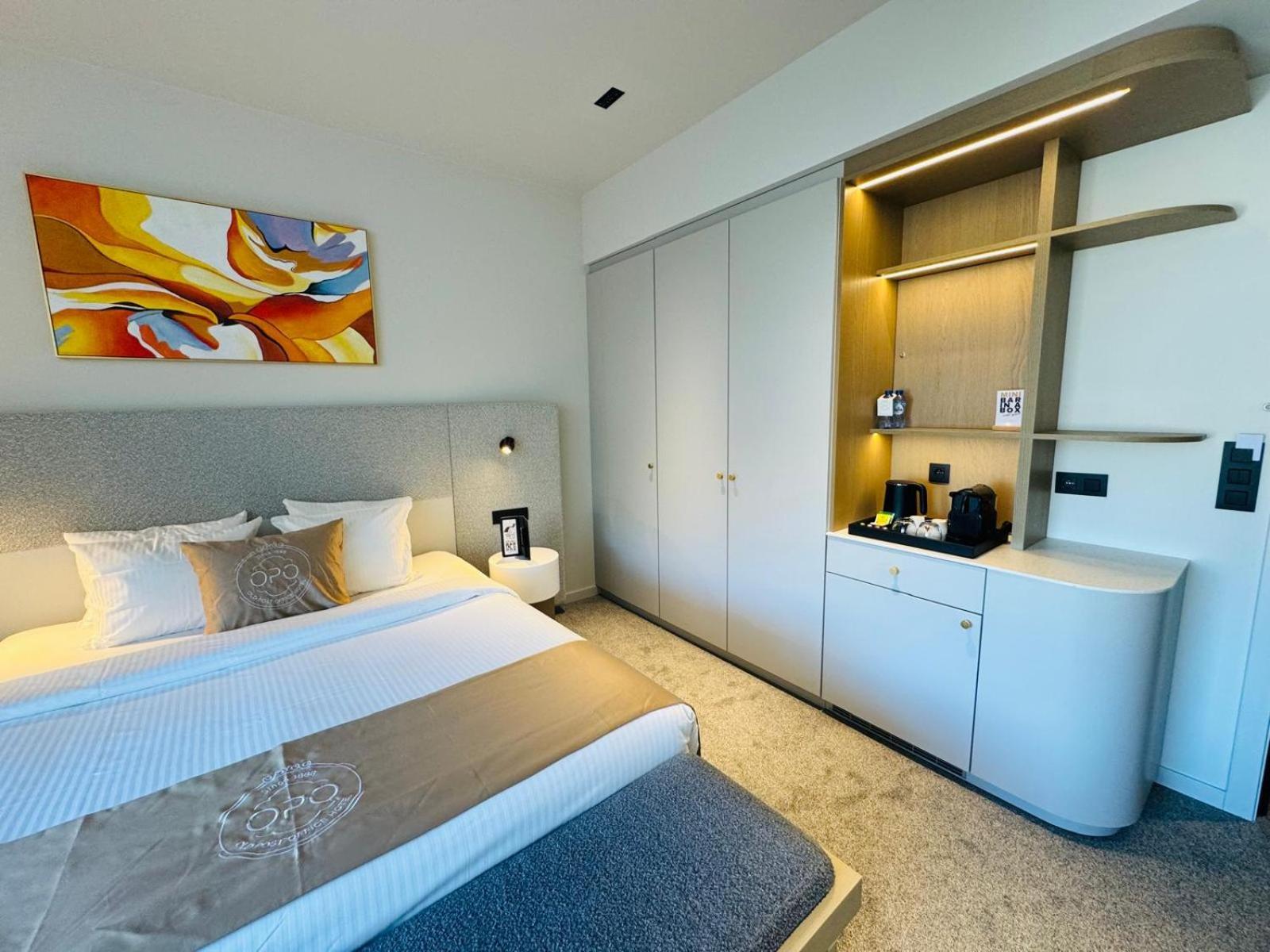 Superior King Room