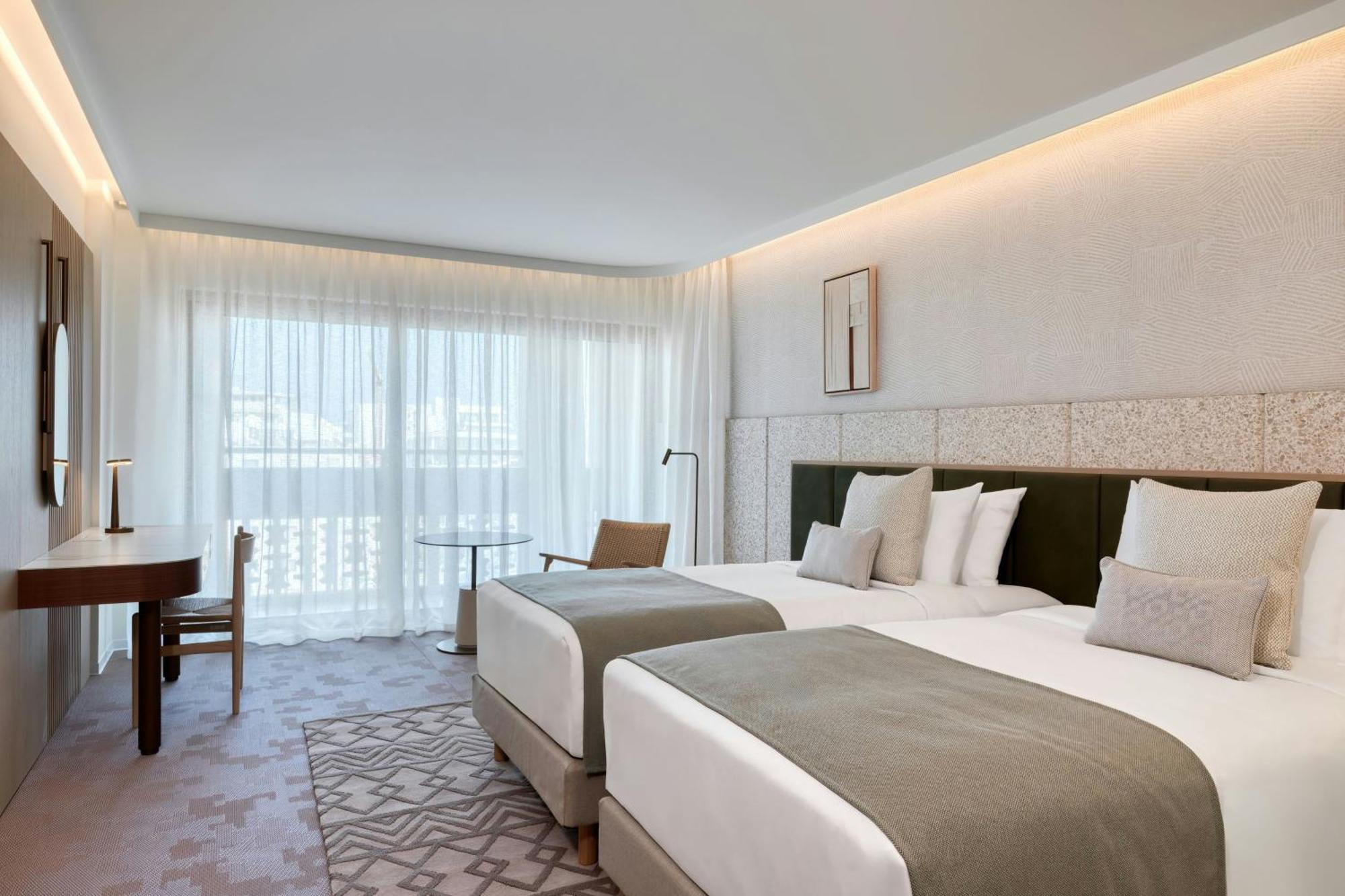 Comfort Twin Poolside, Guest room, Balcony