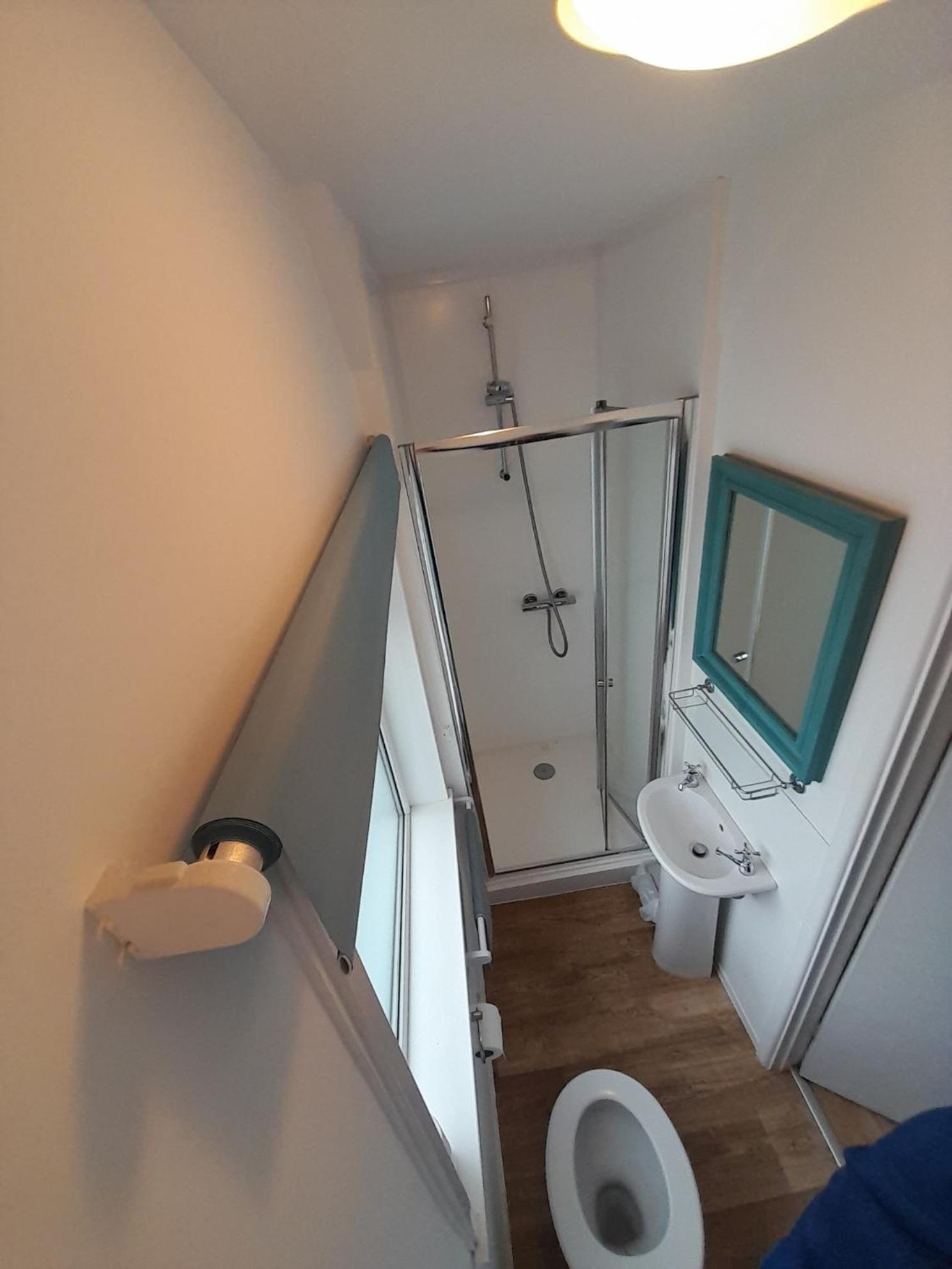 Single Room Private Bathroom