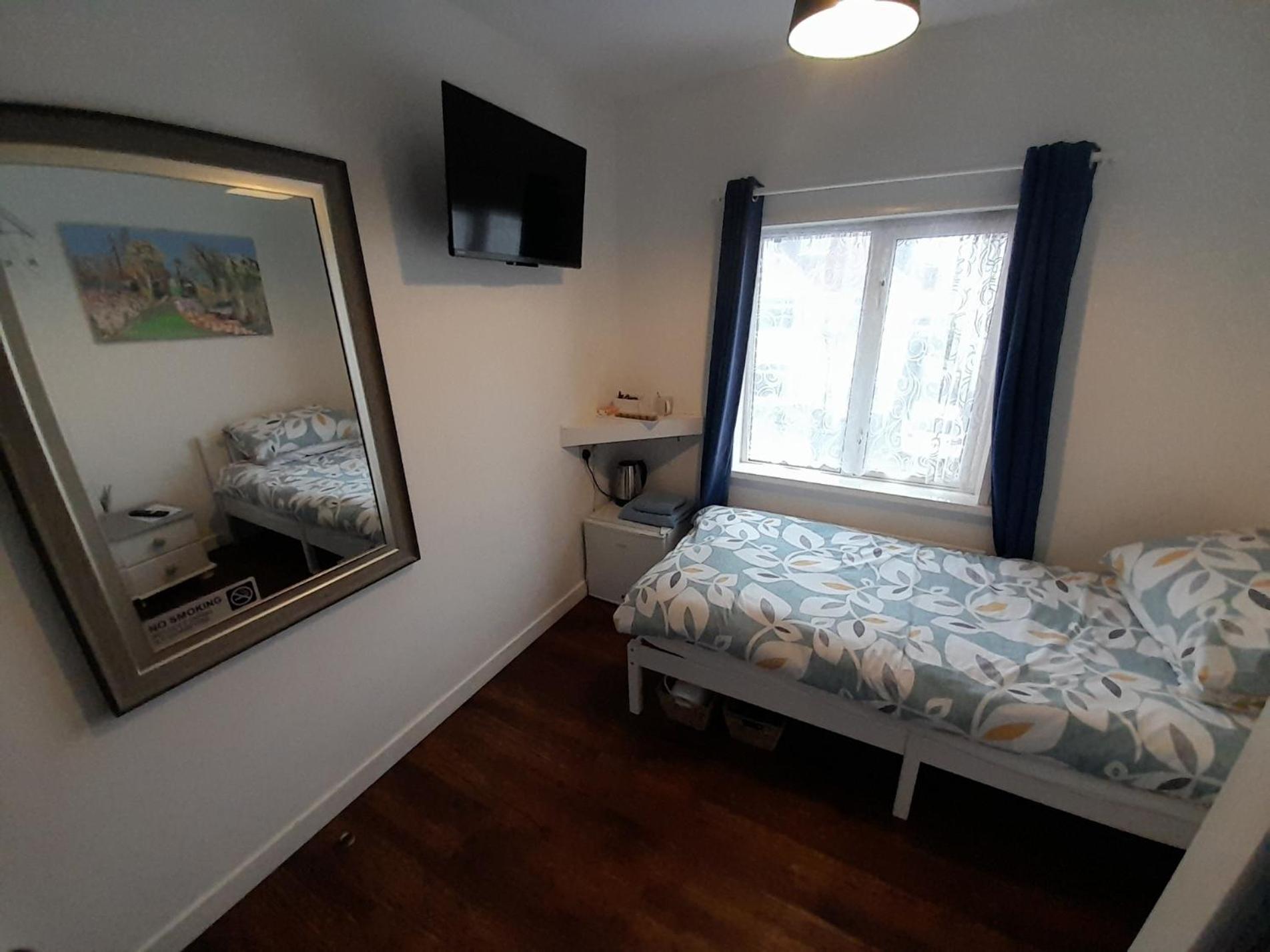 Single Room Private Bathroom