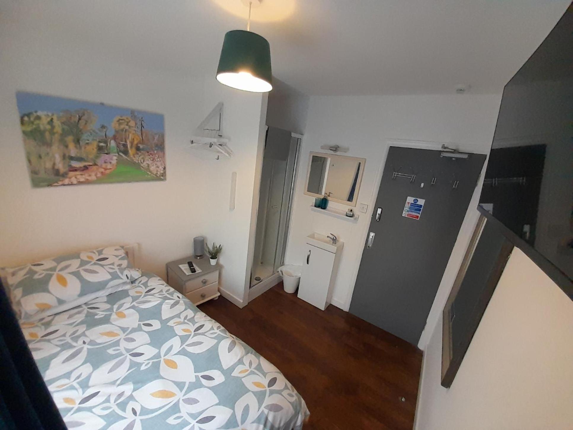 Single Room Private Bathroom