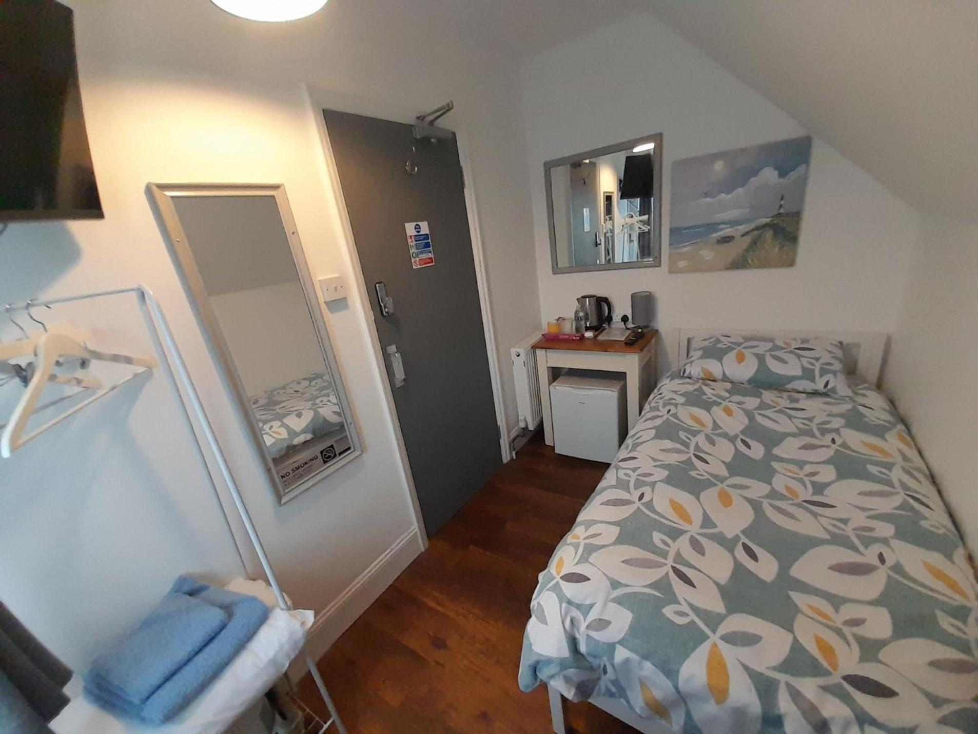 Single Room Private Bathroom