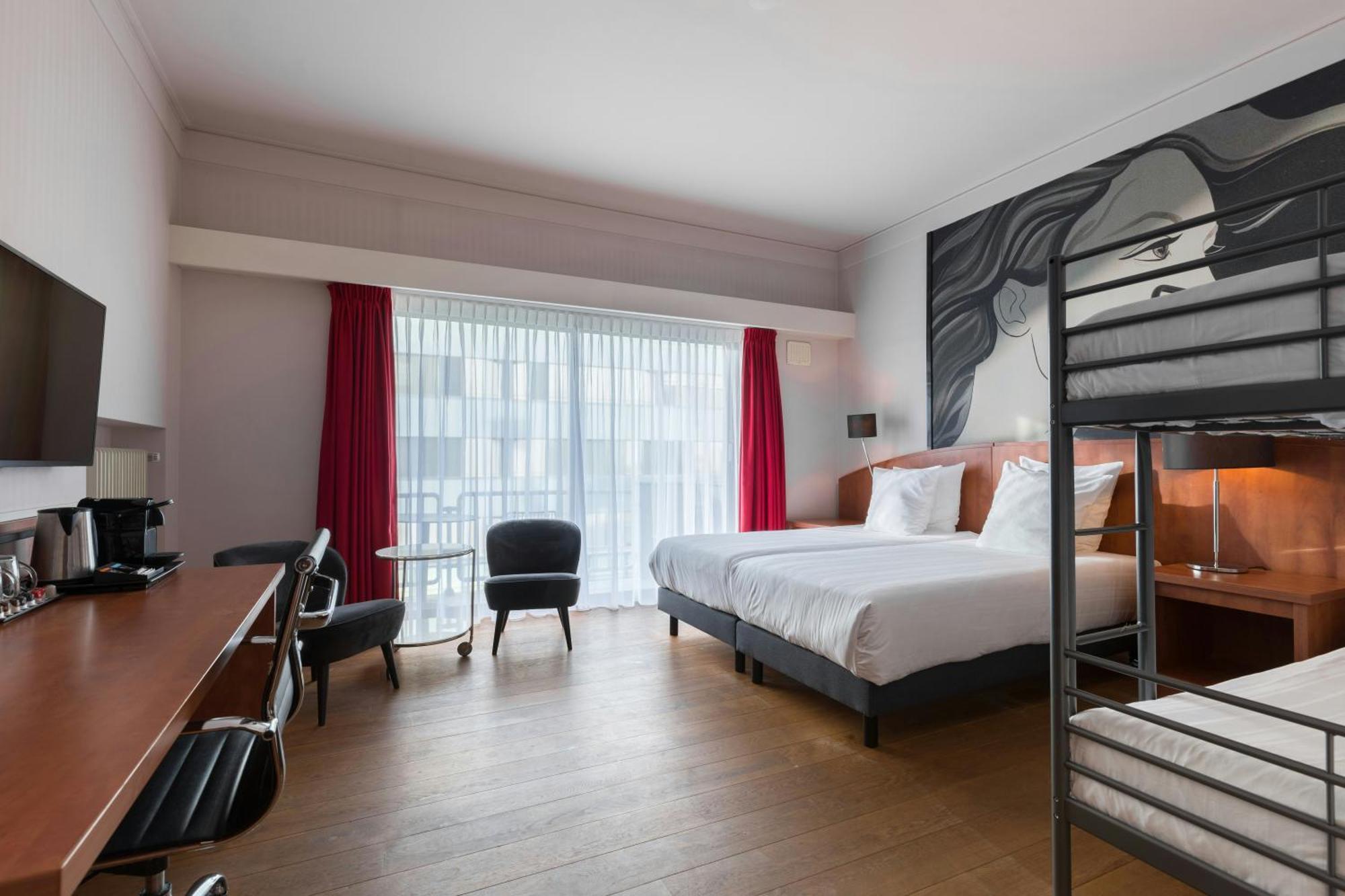 Comfort Room 1 Twin Bed 2 Single Beds