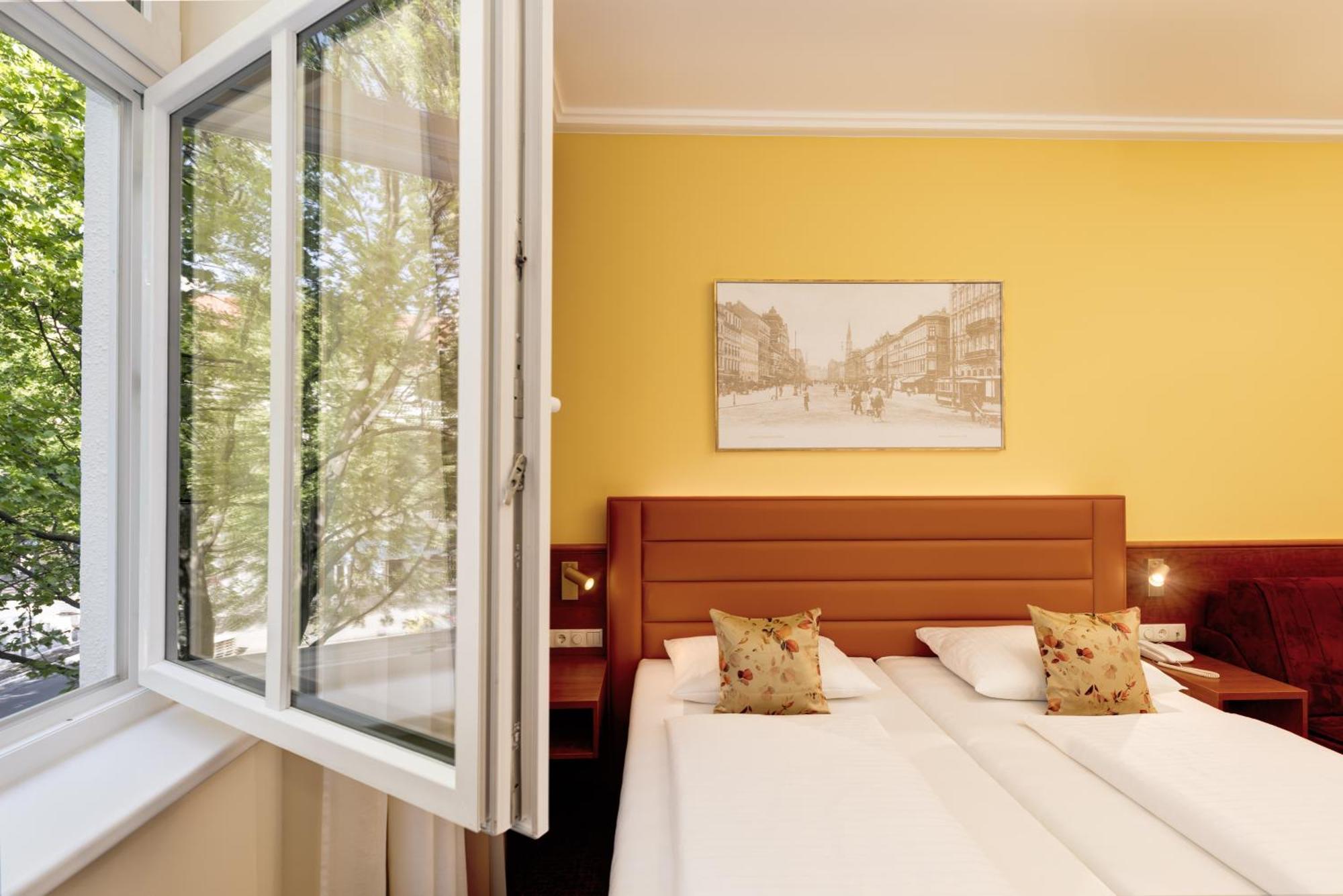 Triple Room SMART street view