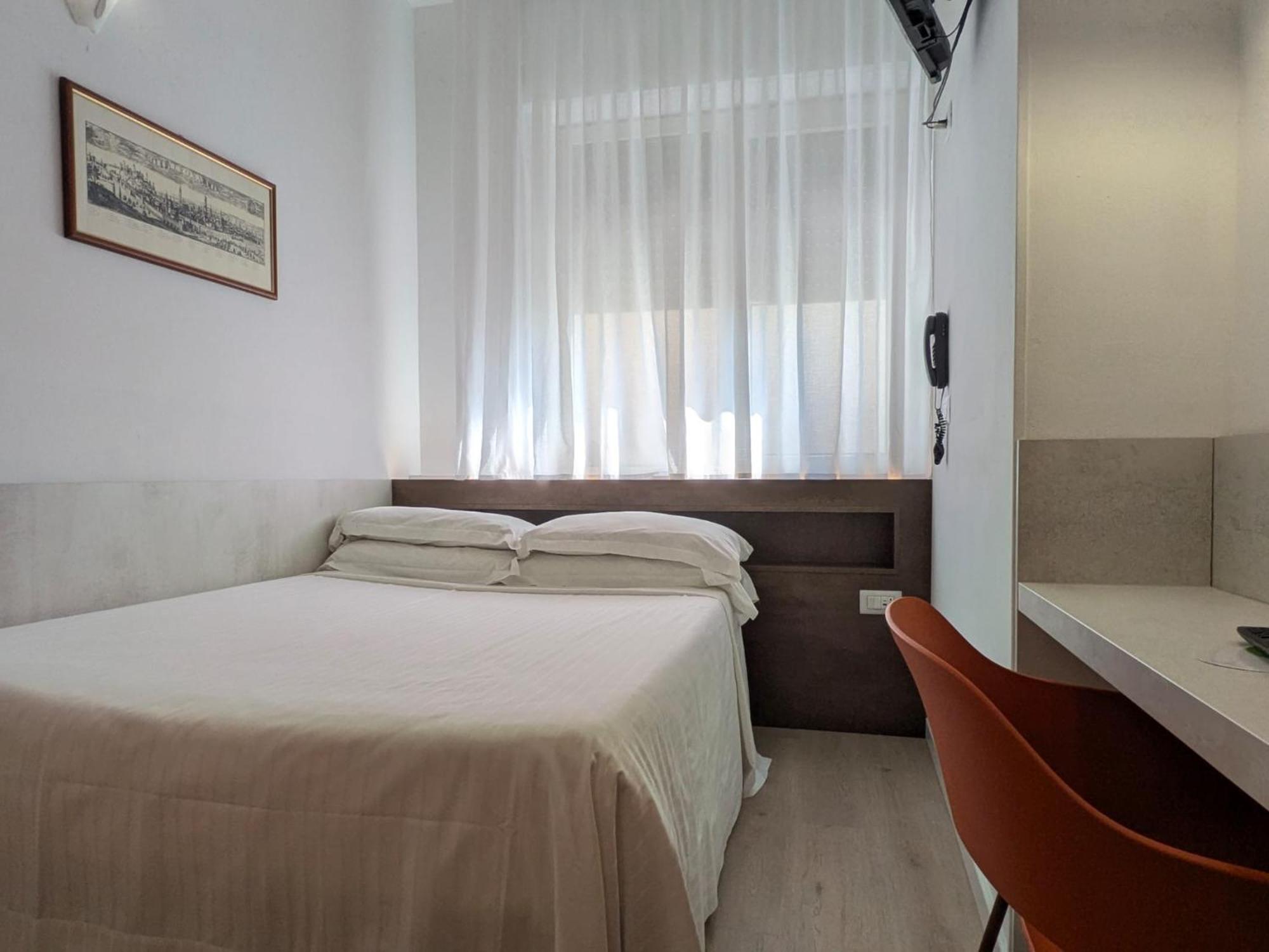 Small Double Room French Bed