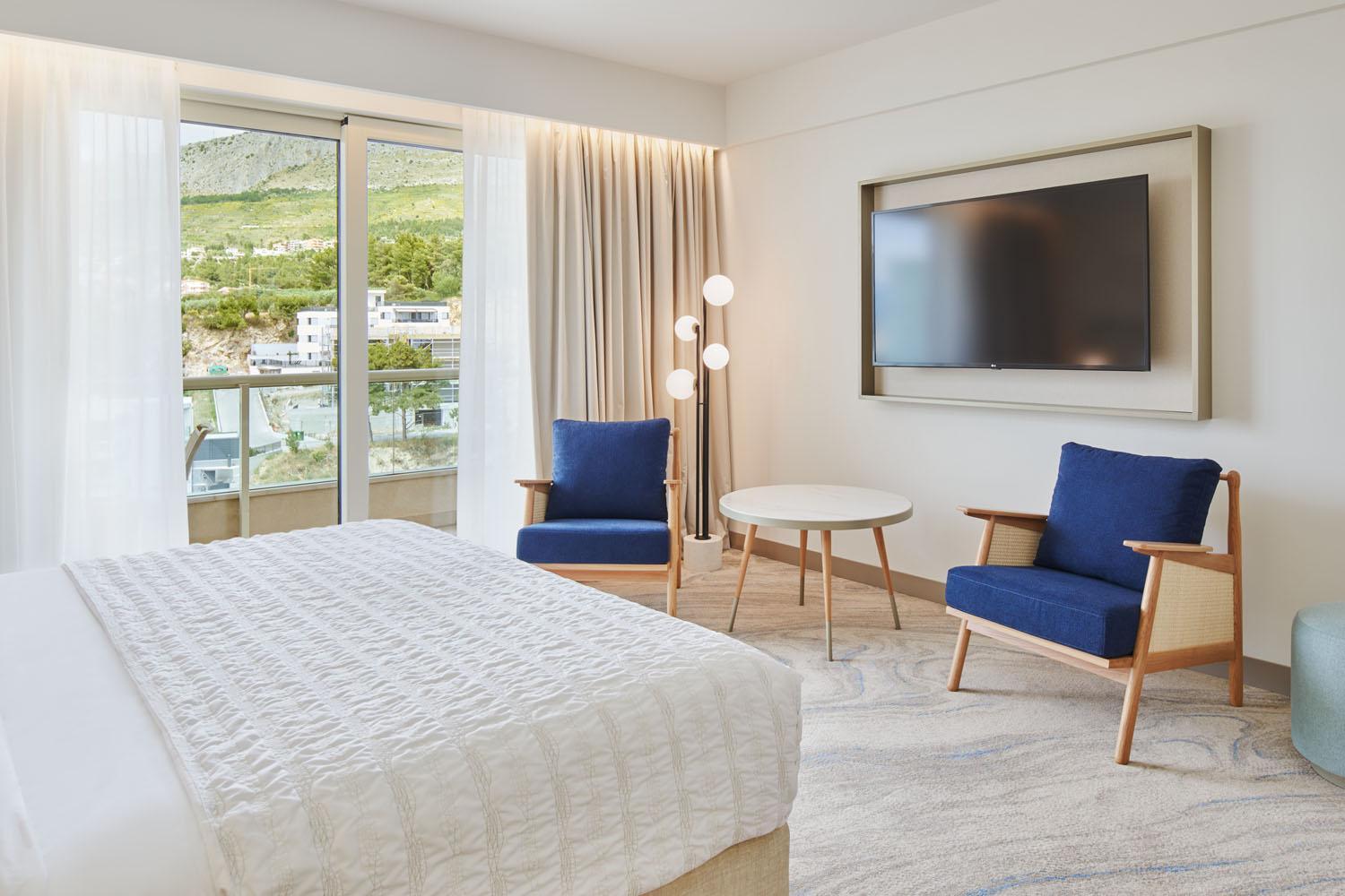 Elegant Park View Room King bed