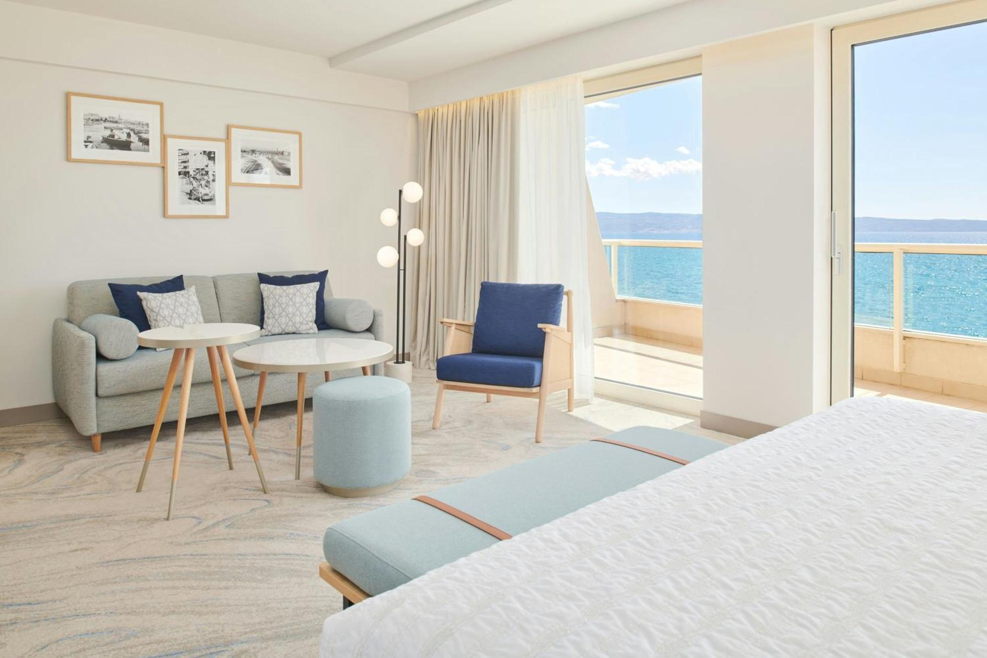 Premium Sea View Room King bed