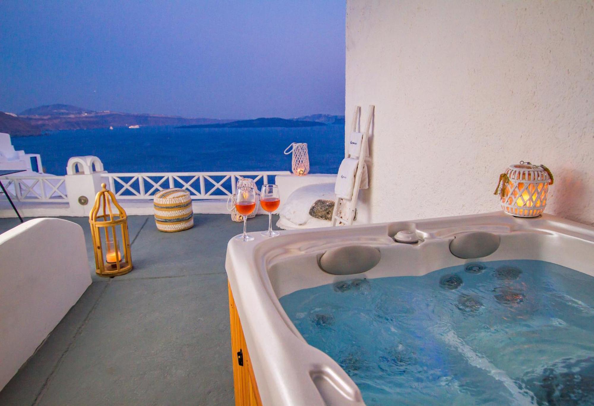 Premium Cave Suite Hot Tub & Caldera View