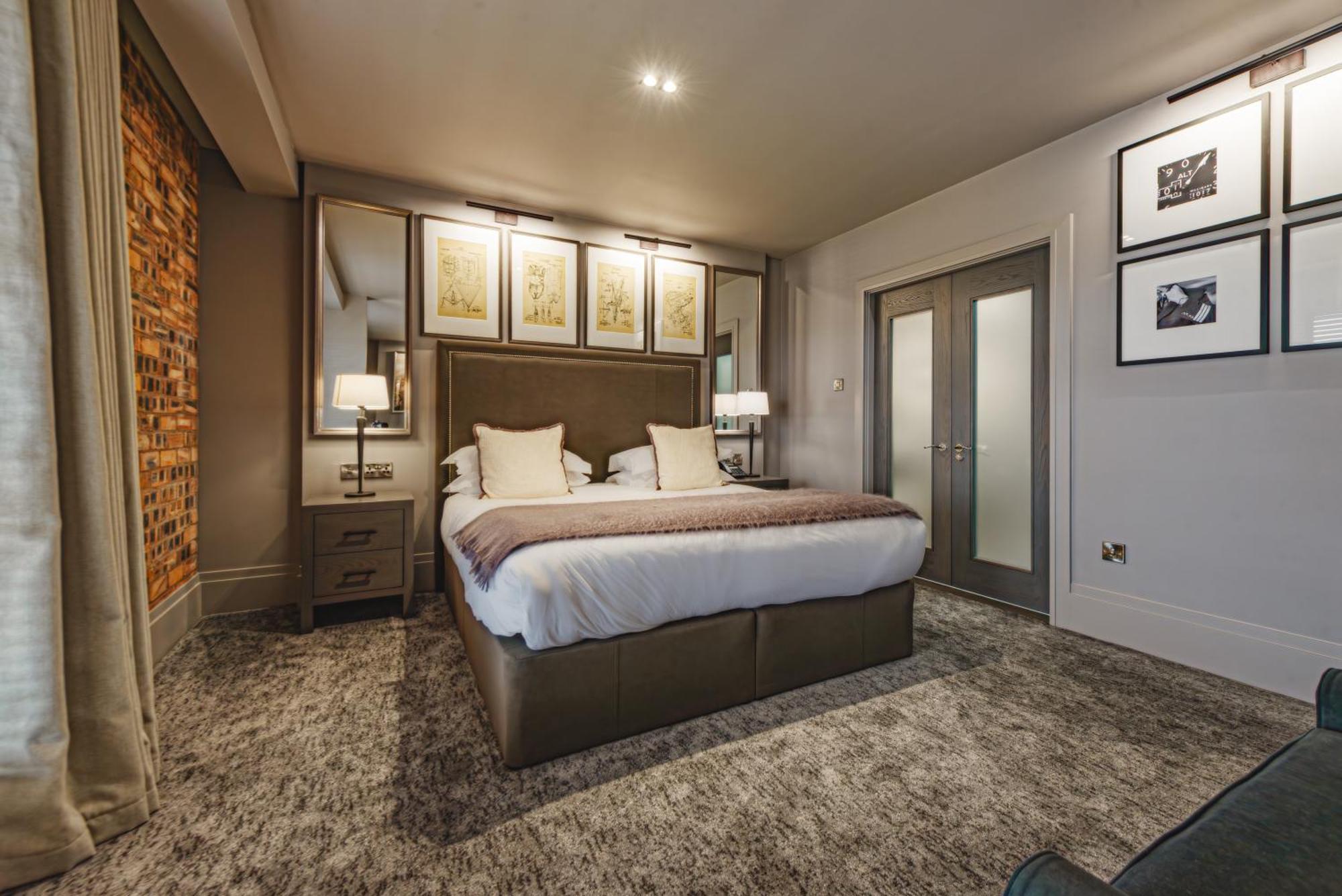 Deluxe Suite