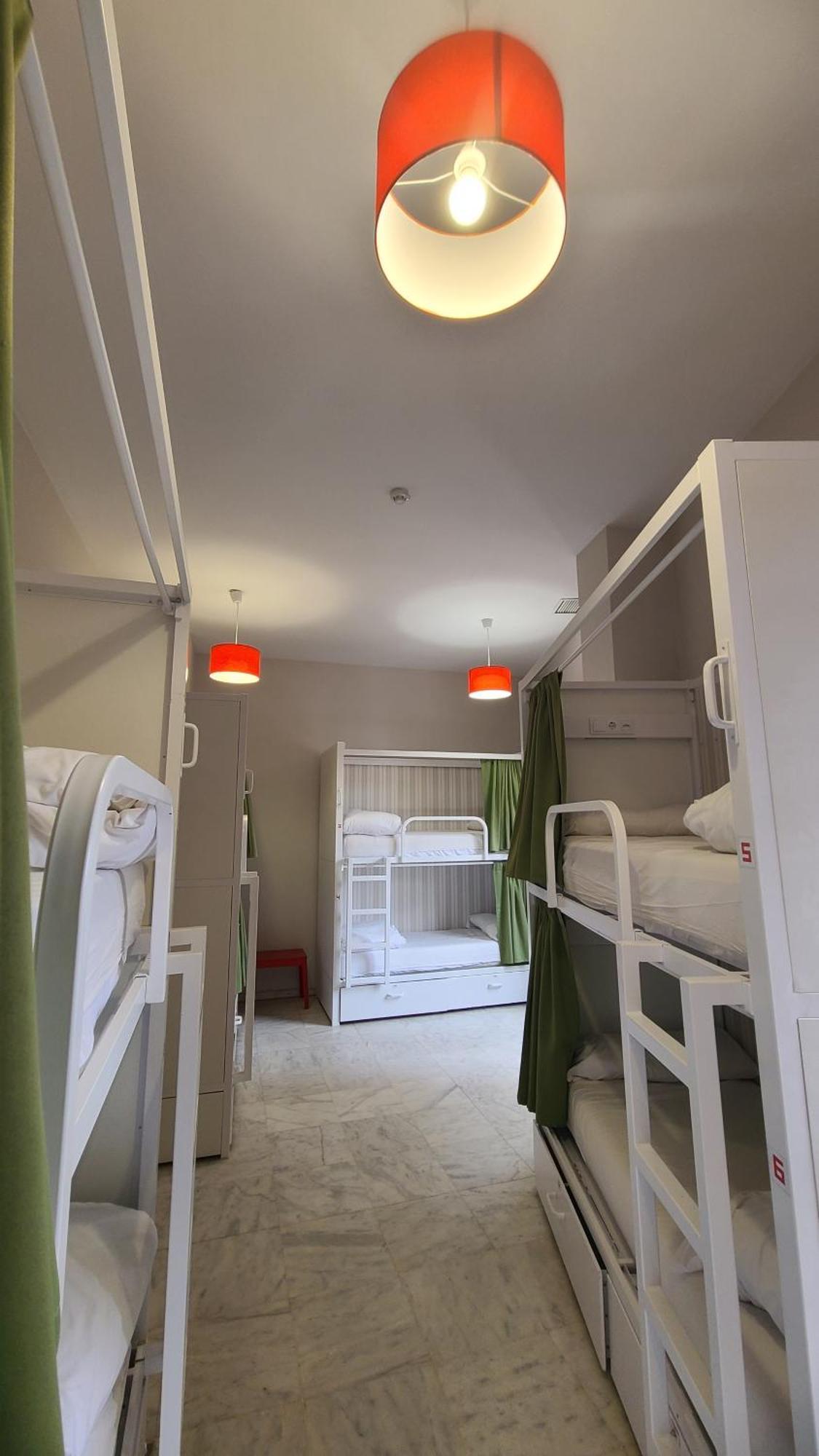 Bed 8-Bed Dormitory Room
