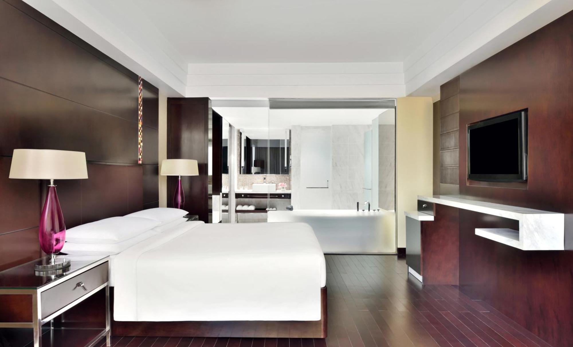 Deluxe King Bath Tub INR 1000 hotel Credit per on spa food soft beverages non-cumulative B1G1 on selected beer brands during 4PM-6PM at Lounge18 Happy hours at Jaipur Baking Company during 7PM-9PM