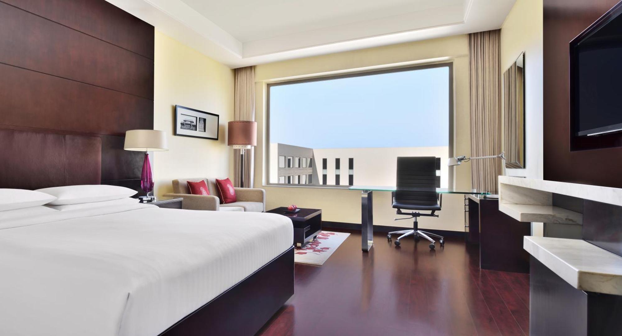 Deluxe King Bath Tub INR 1000 hotel Credit per on spa food soft beverages non-cumulative B1G1 on selected beer brands during 4PM-6PM at Lounge18 Happy hours at Jaipur Baking Company during 7PM-9PM