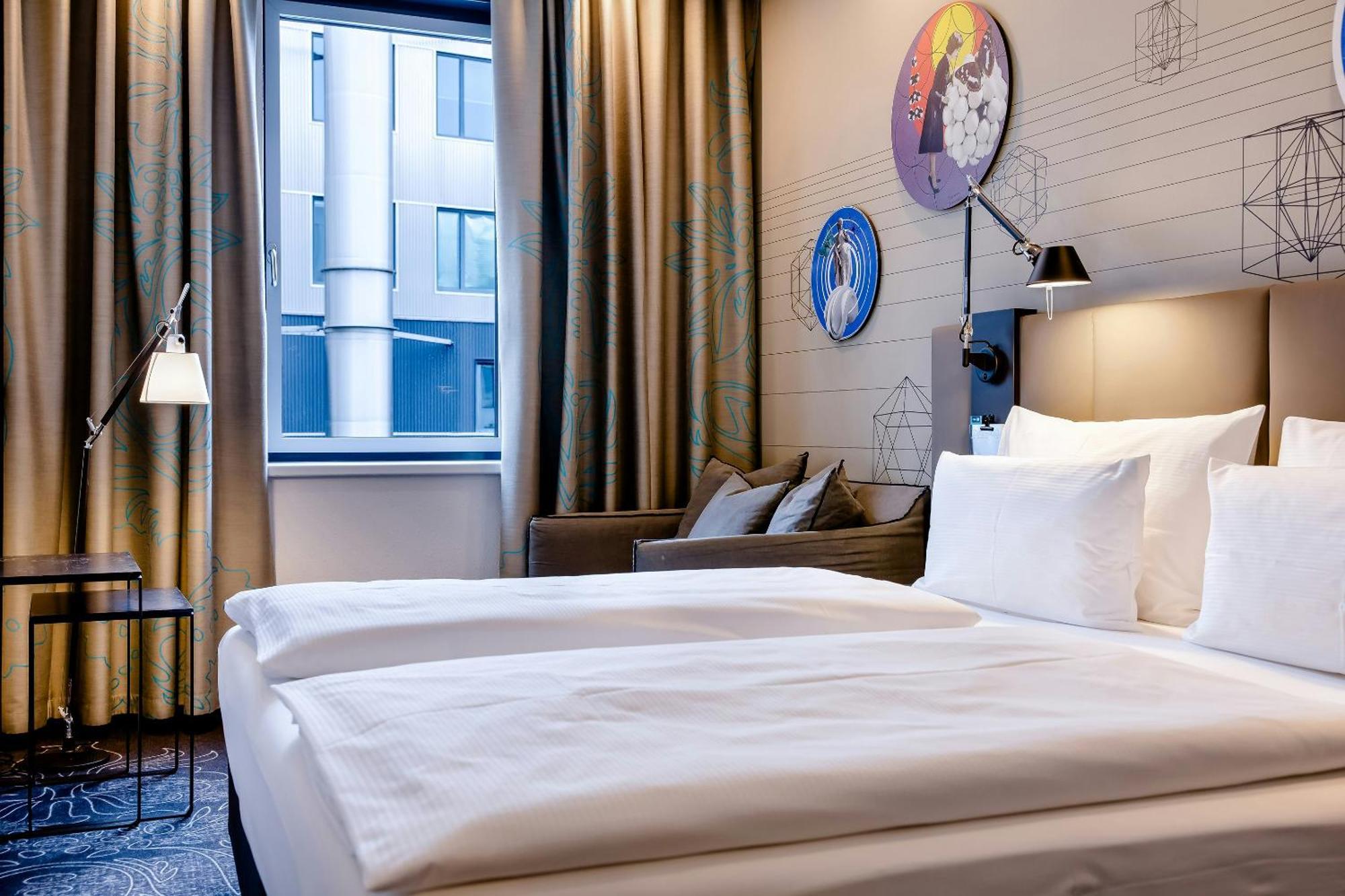 Deluxe Room,1746877630:JPEG