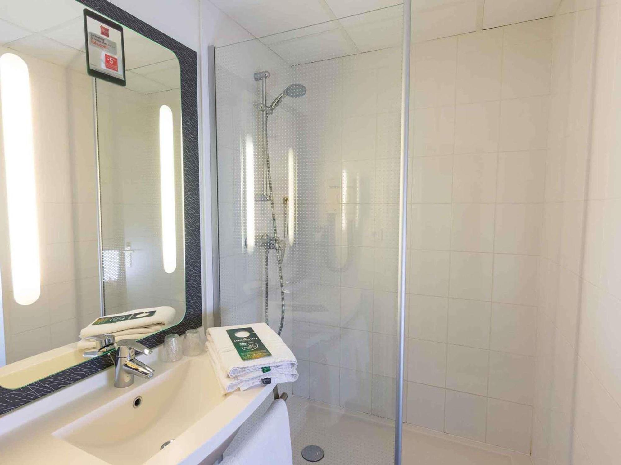 Standaard Kamer met 1 Tweepersoonsbed en 1 Eenpersoonsbed