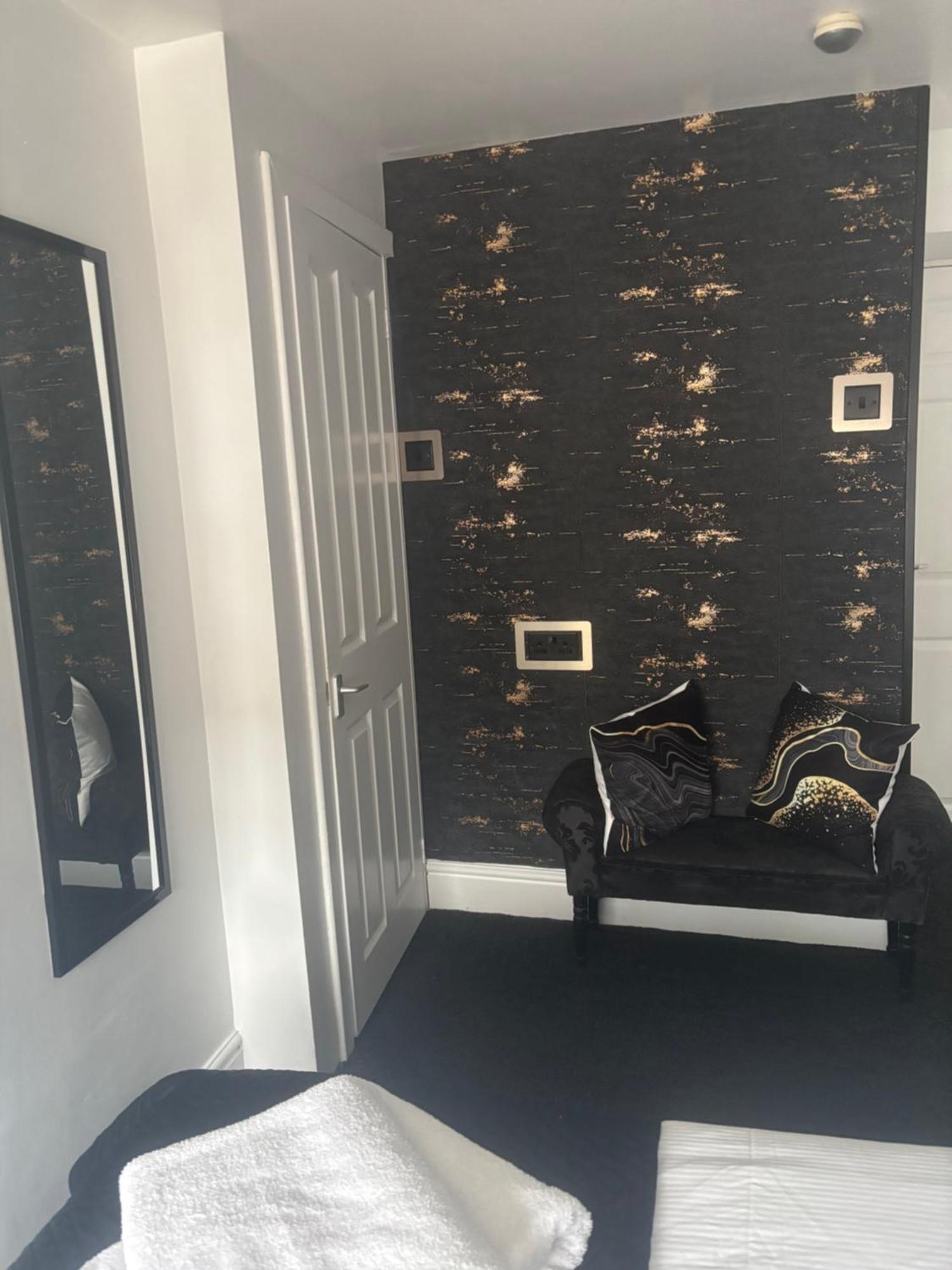 Double Room En Suite Bathroom