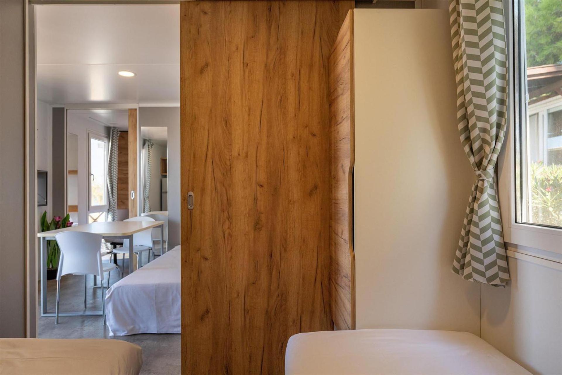 Premium Beach Two-Bedroom Mobile Home Terrace Sea View