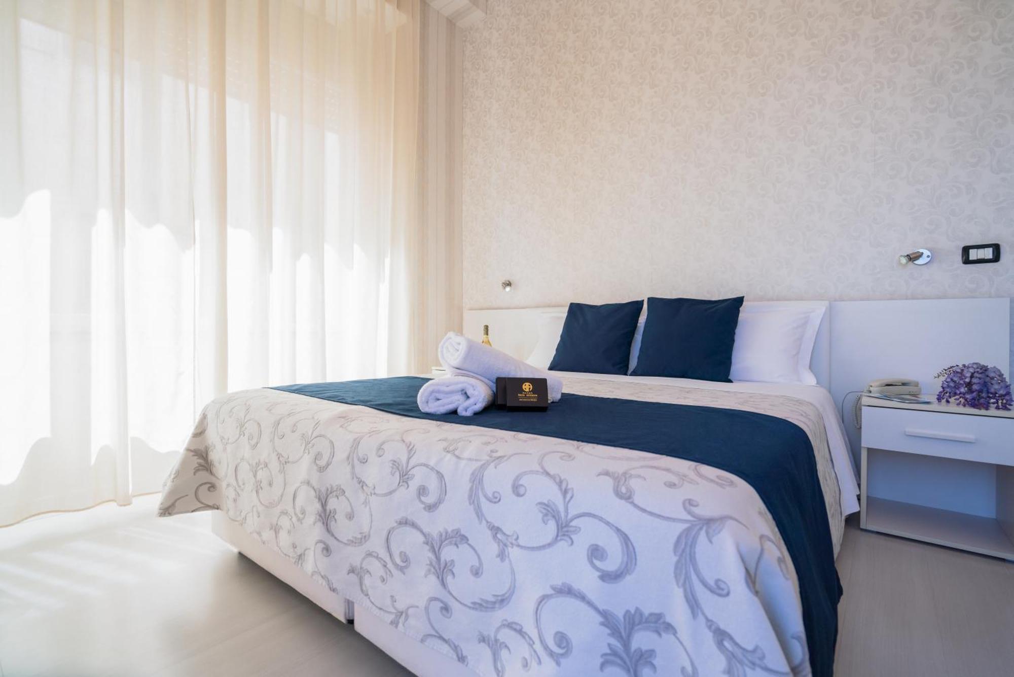 Habitación Doble Superior con balcón - vistas al mar