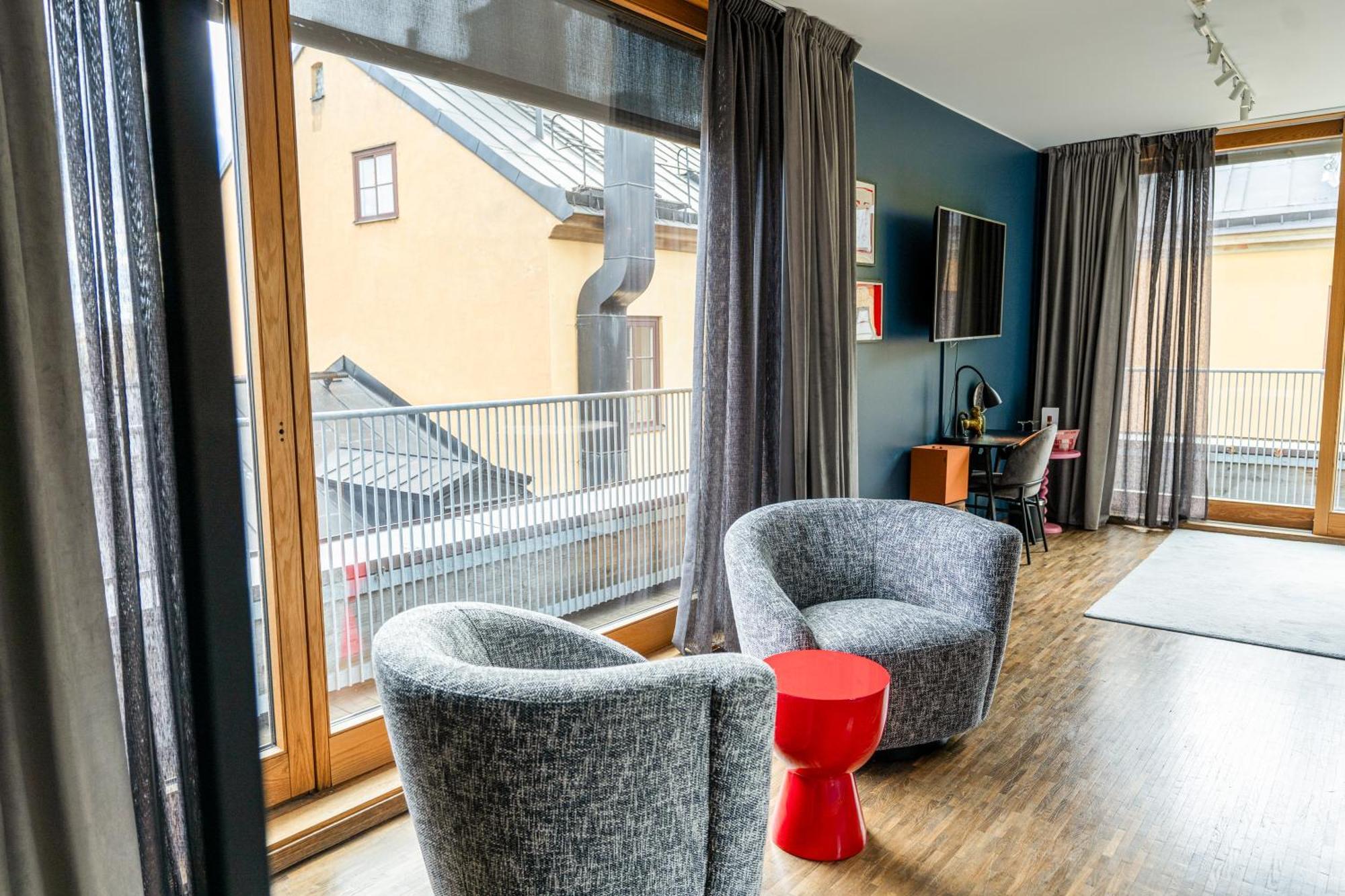 Deluxe Room,1746922736:JPEG