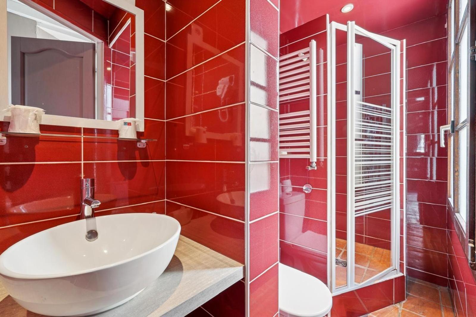 Single Room Private Bathroom
