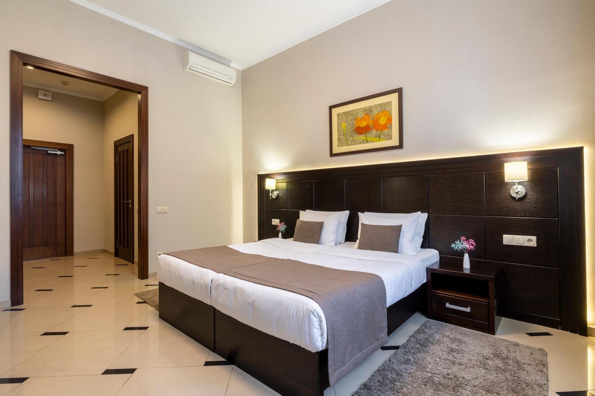 Large Double or Twin Room