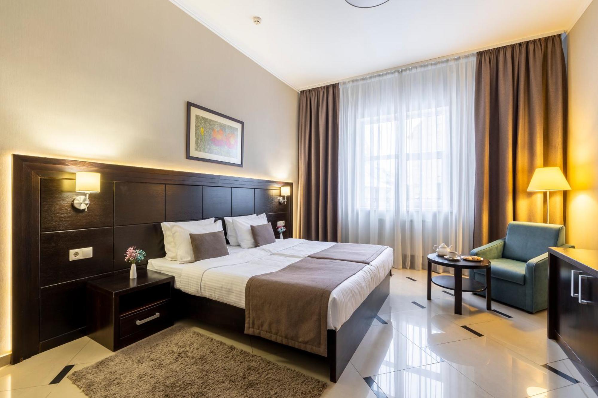 Large Double or Twin Room