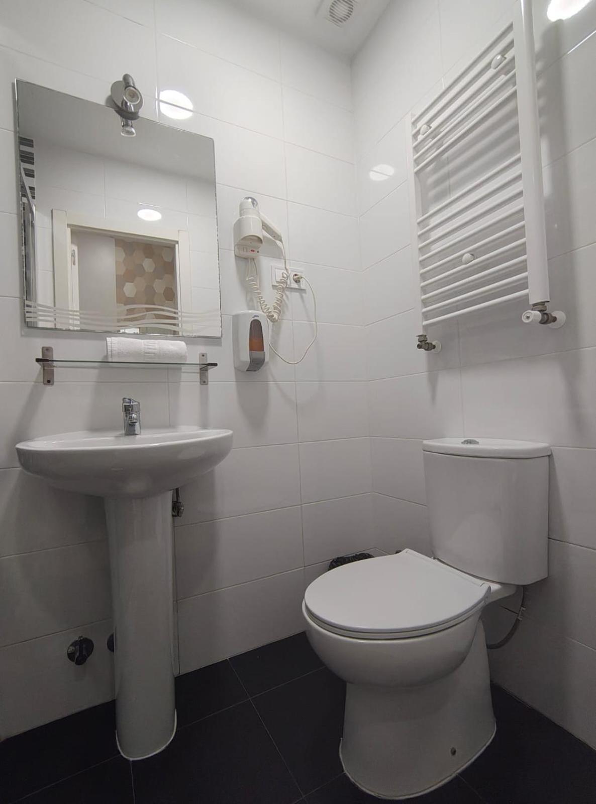 Habitación Doble con baño privado - 2 camas