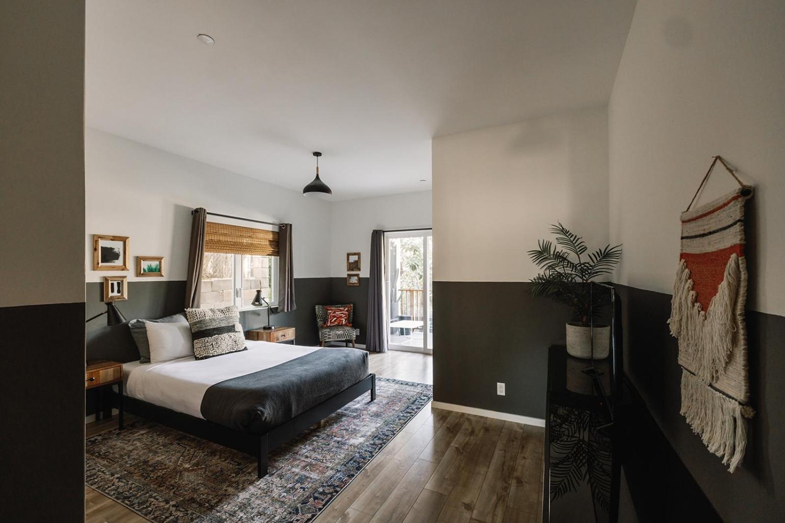 Deluxe Queen Room
