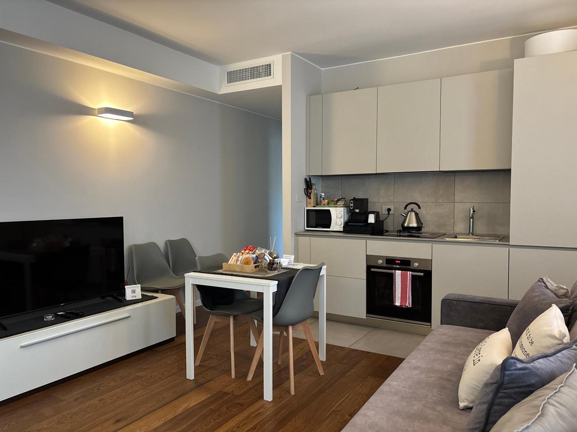 Three-Bedroom Deluxe Apartment