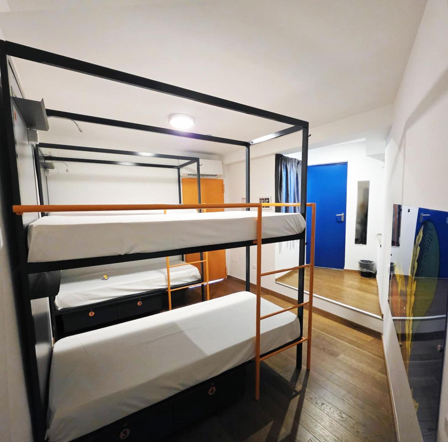 Bed 4-Bed Mixed Dormitory Room Private Bathroom