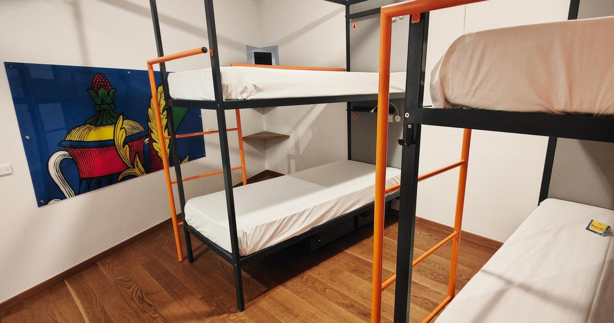 Bed 4-Bed Mixed Dormitory Room Private Bathroom