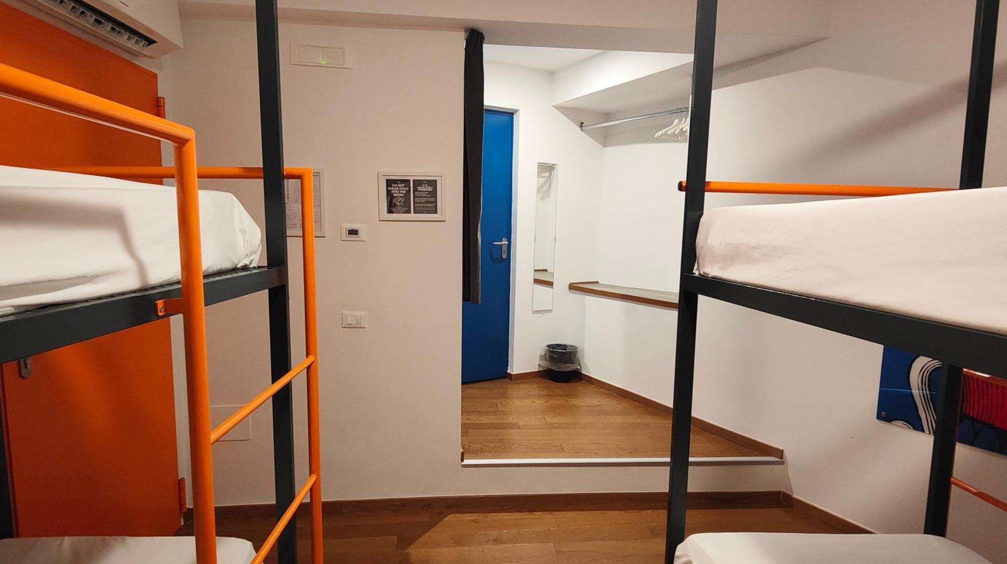 Bed 4-Bed Mixed Dormitory Room Private Bathroom