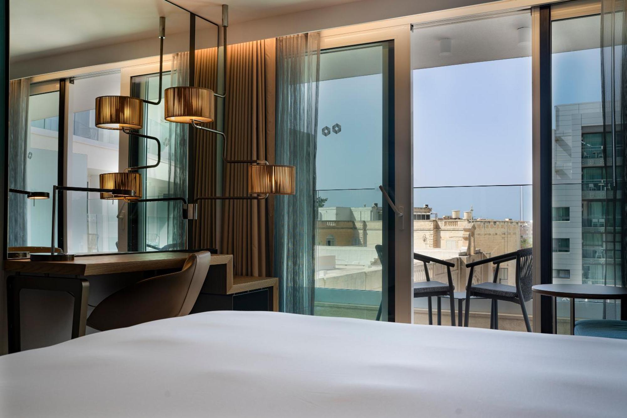 King Room Balcony Pjazza View