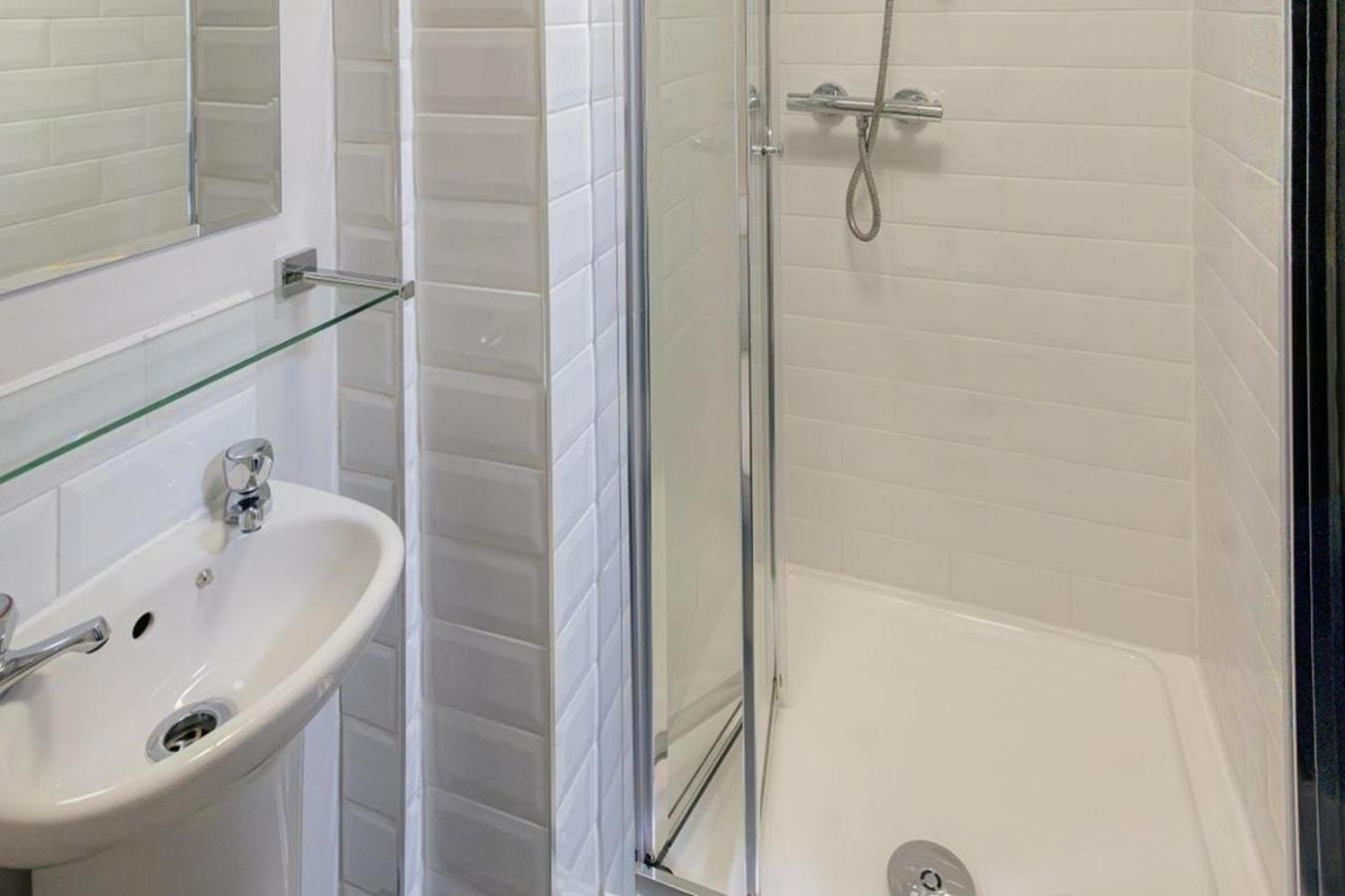Single Room Private Bathroom,1747196005:JPEG