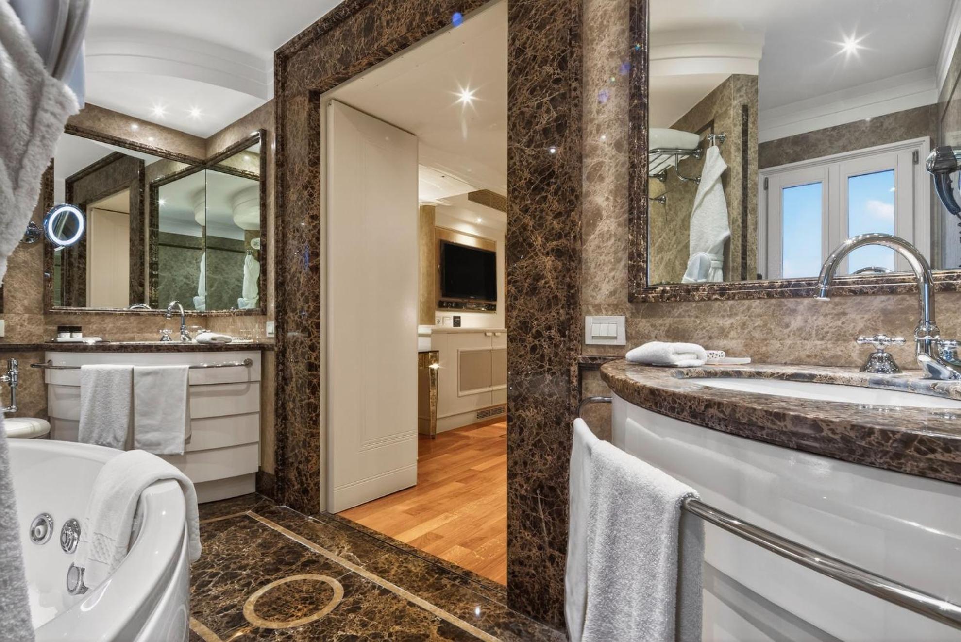 Two-Bedroom Suite San Marco Square View