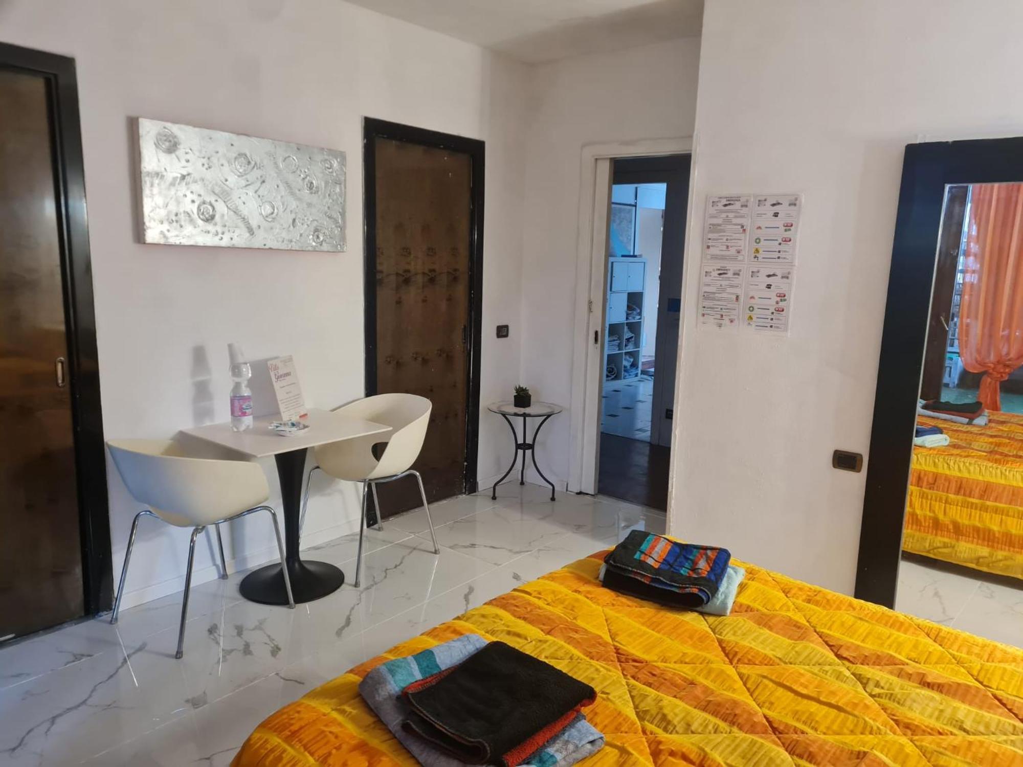 Double Room Private Bathroom