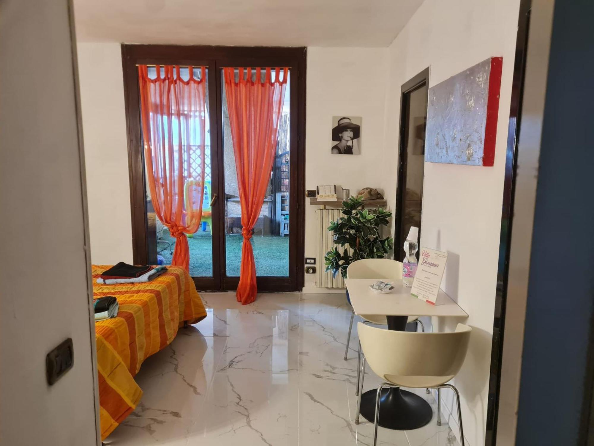 Double Room Private Bathroom