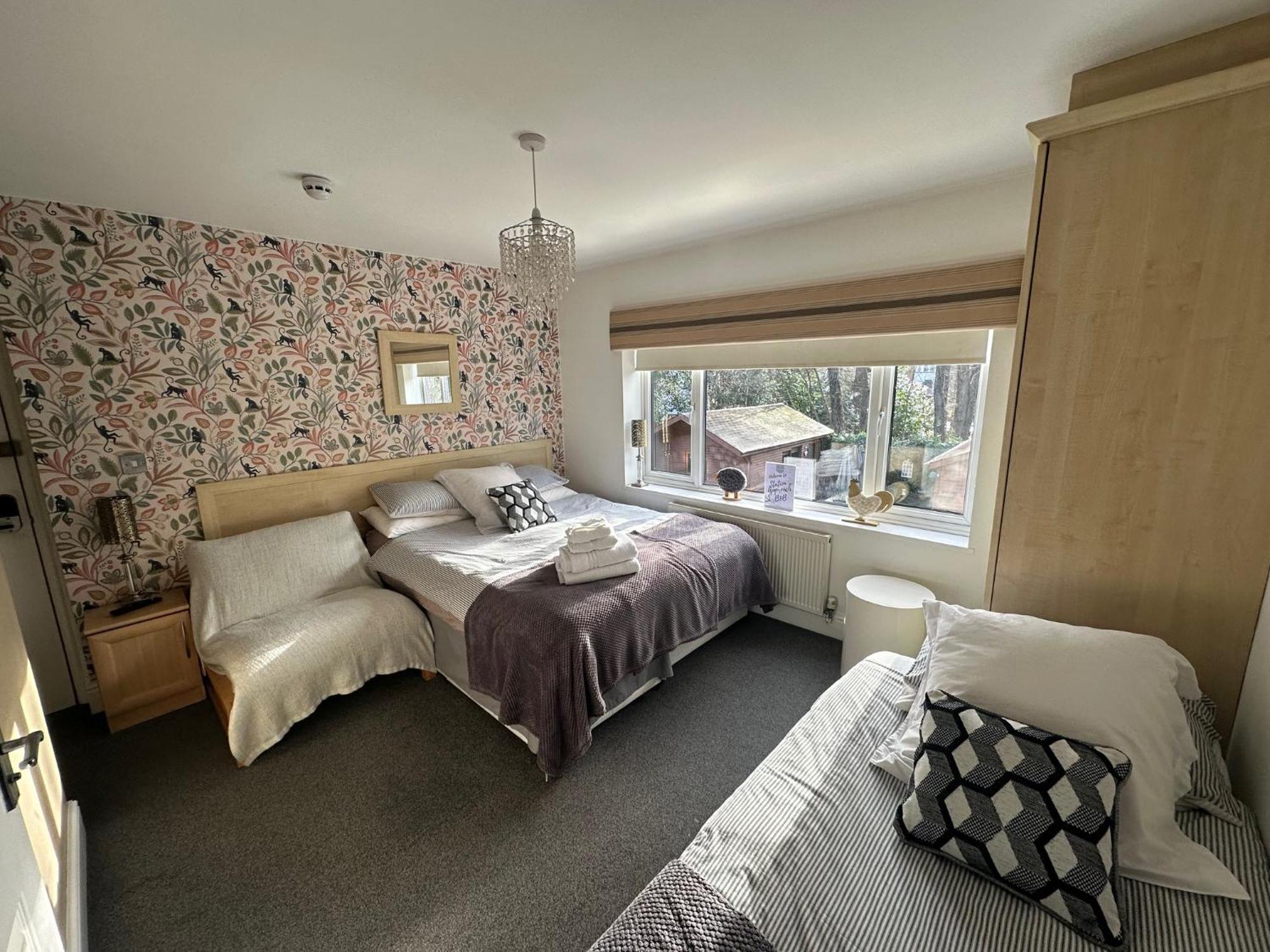 Family Room with Garden View