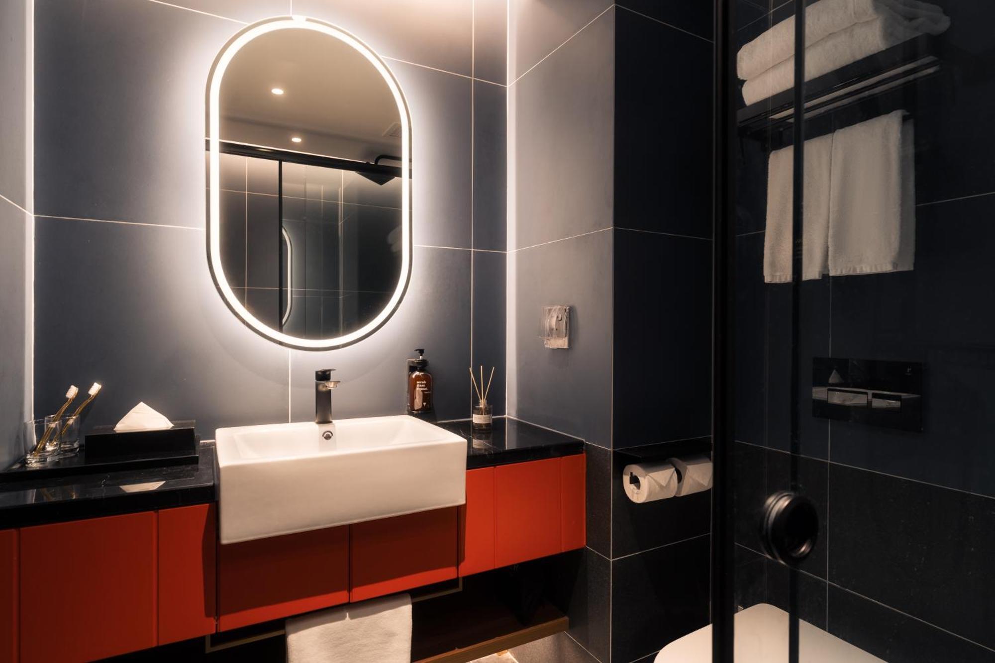 Deluxe Plus King or Twin Room