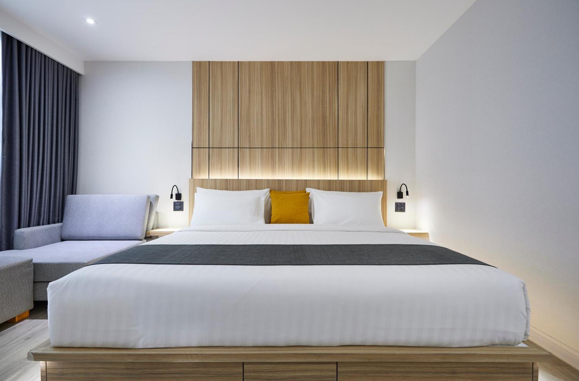 Elegance Room