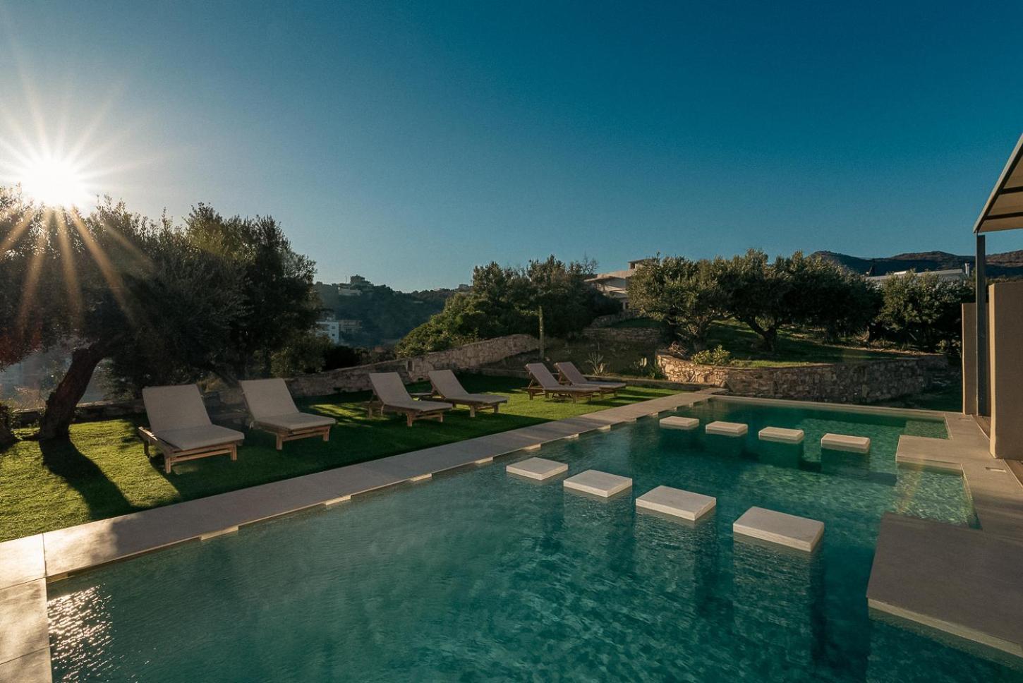 Serenity Junior Suite Garden view Shared Pool