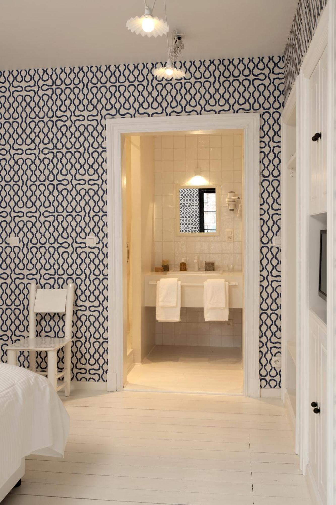 Double Room Private Bathroom
